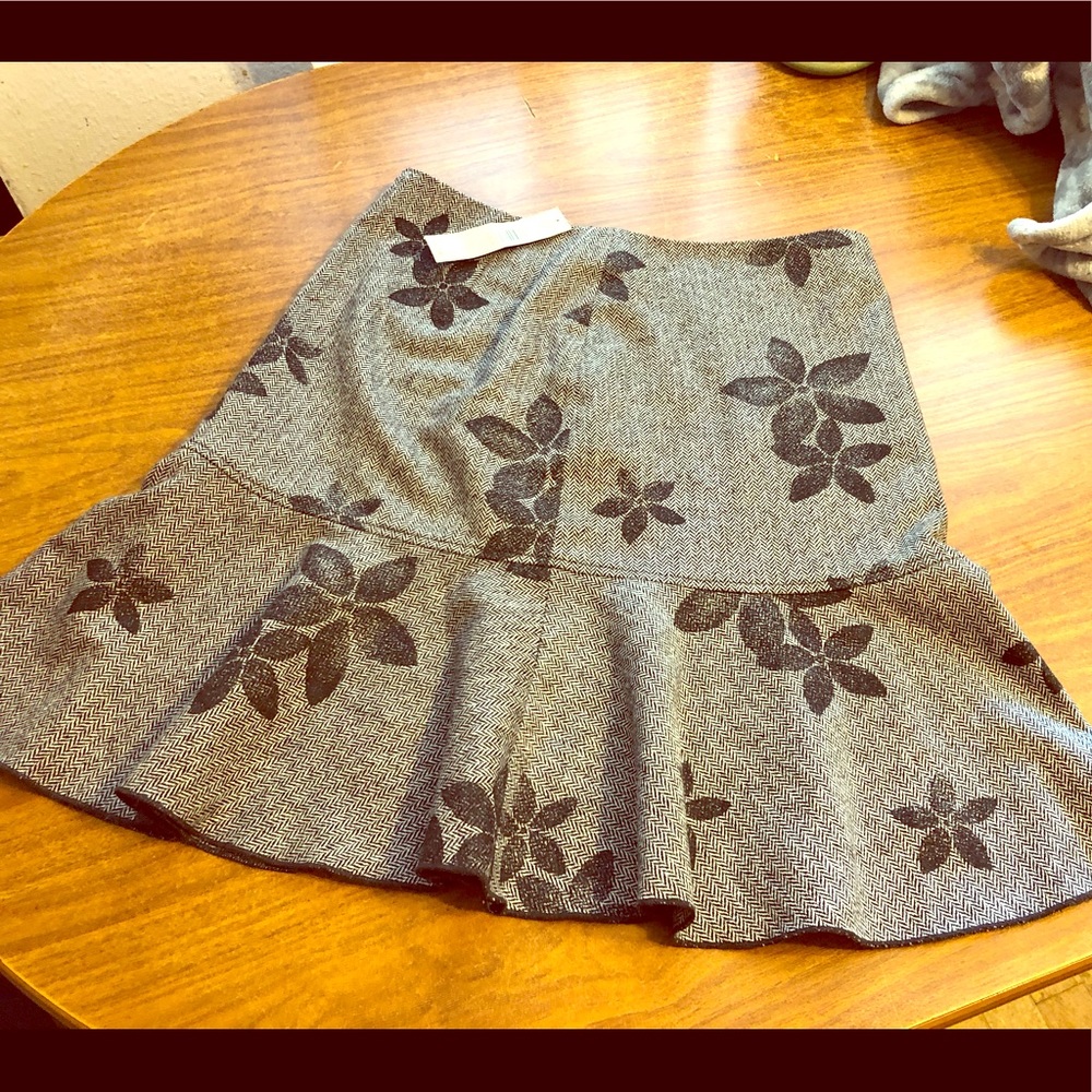 Women’s wool blend skirt